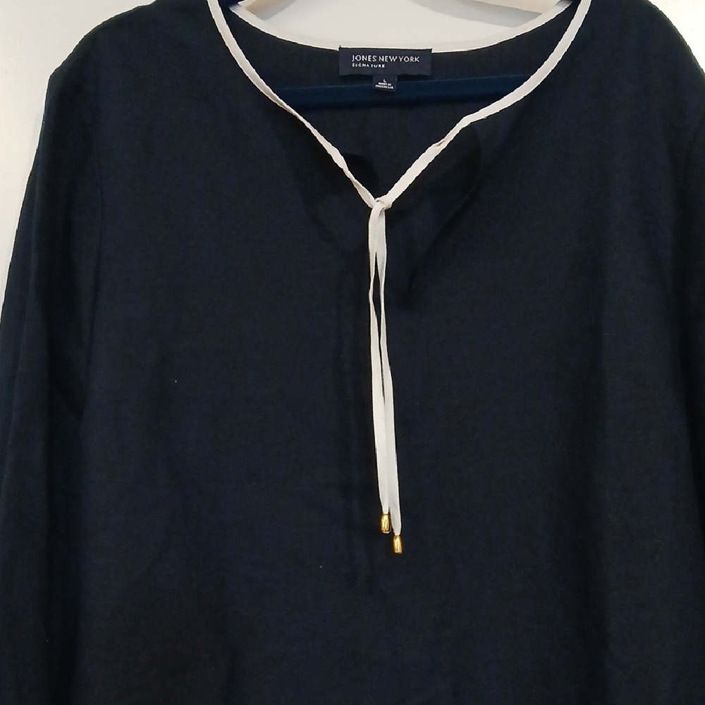 Jones New York Navy Tunic with White Lace Accents - Picture 3 of 12